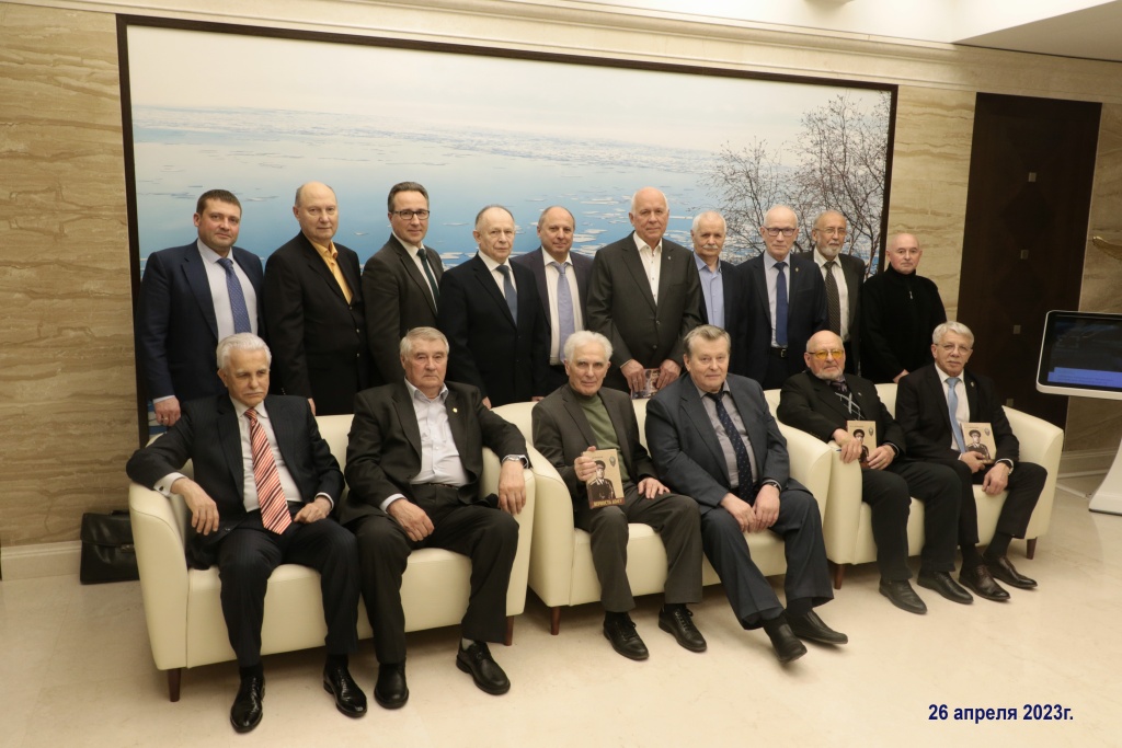 На презентации книги Демидова В.И.JPG